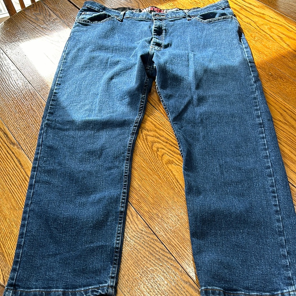 Wrangler Performance Series denim jeans. Men’s 42x29.  Great condition.